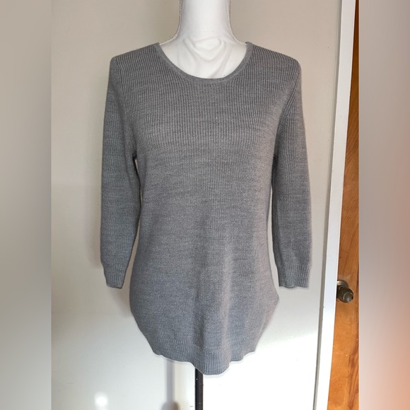 Cute Soho by New York and Company jeans Gray Sweater w/Crisscross Tie Up Back M - Picture 1 of 3
